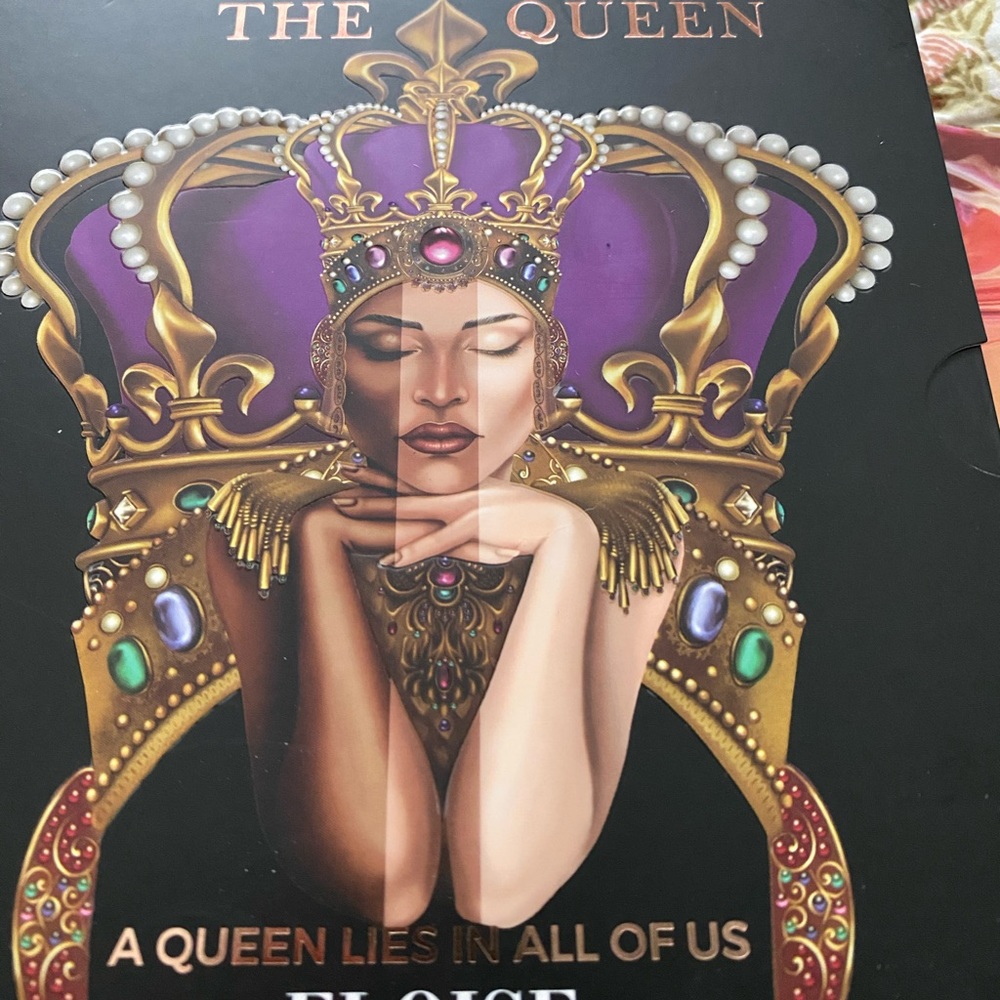 The queen in all of us eye shadow pallet